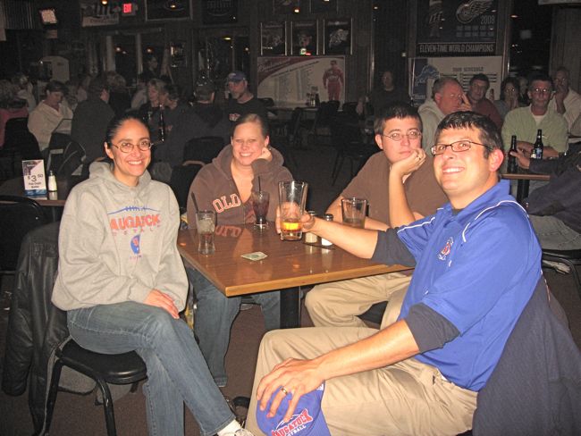 10-2 Hilliards Corner Lounge