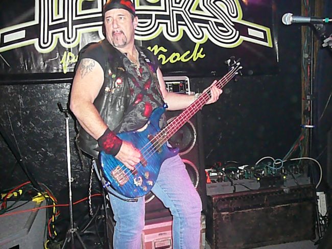 10-3 Hilliards Corner Lounge