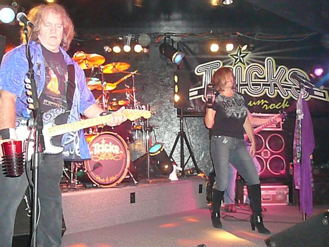 10-3 Hilliards Corner Lounge