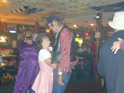 10-31 Halloween Sue's Sidetrack