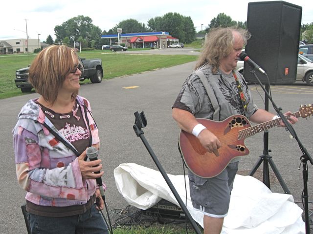 Bratwurst Cookout at Dick's Market