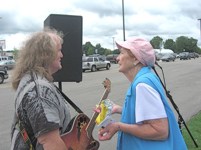 Bratwurst Cookout at Dick's Market