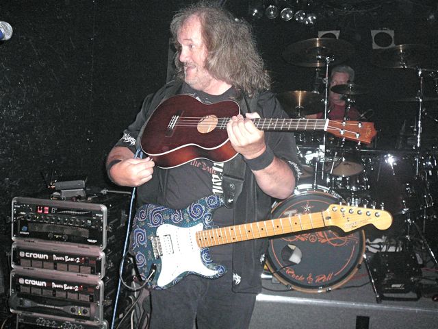 4-10 Hilliards Corner Lounge