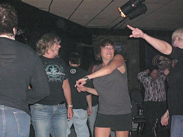 4-10 Hilliards Corner Lounge